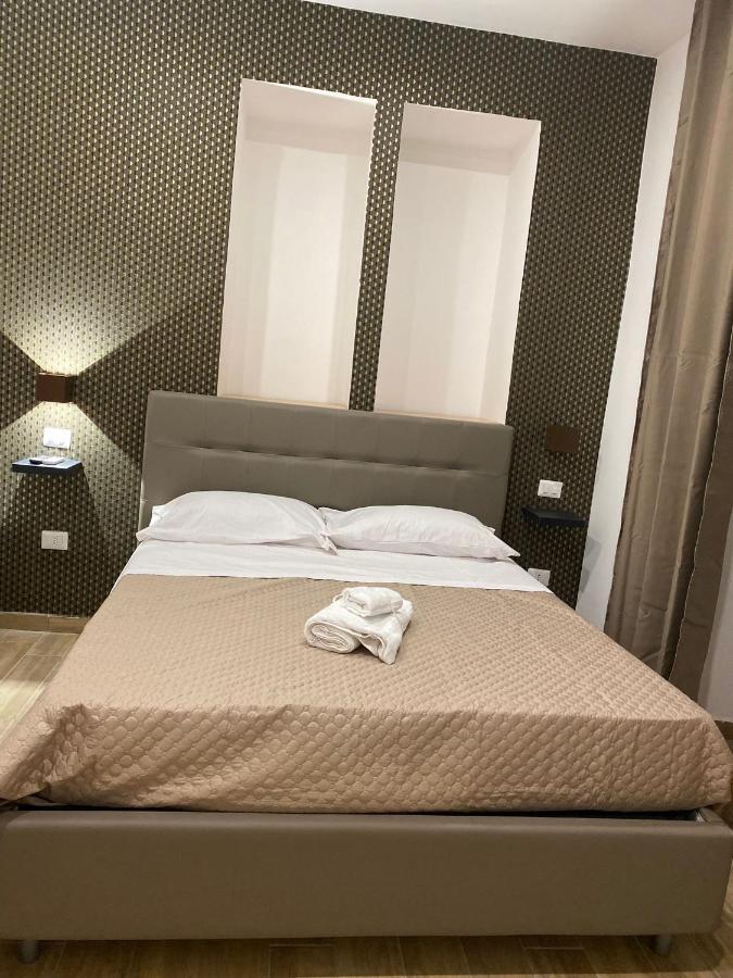 4 Hotel Centrali sul Lungomare di Napoli da Prenotare